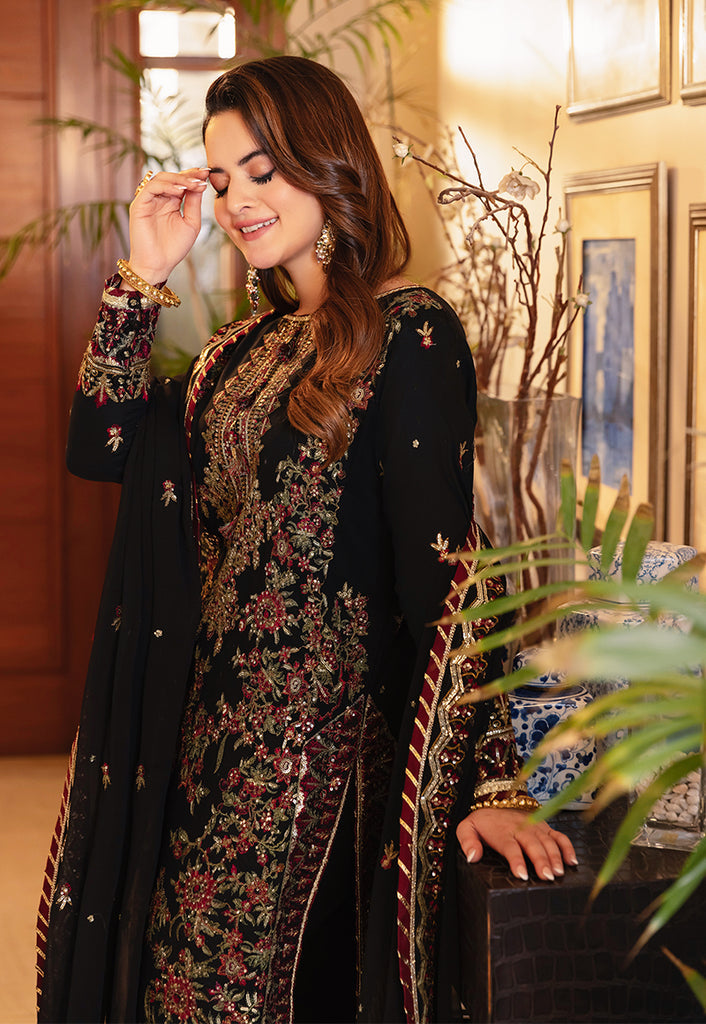minal khan dress design Sizzling minal khan slaying in this beautiful hand made ice blue bridal dress featuring silk thread floral and silver zardozi work with amazing intricate details on it . #haramsfabric #bridaldress #traditional #pakistanifashion #